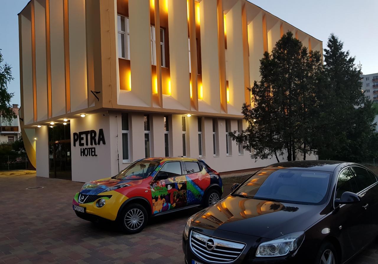 Nyíregyháza Petra Hotel מראה חיצוני תמונה