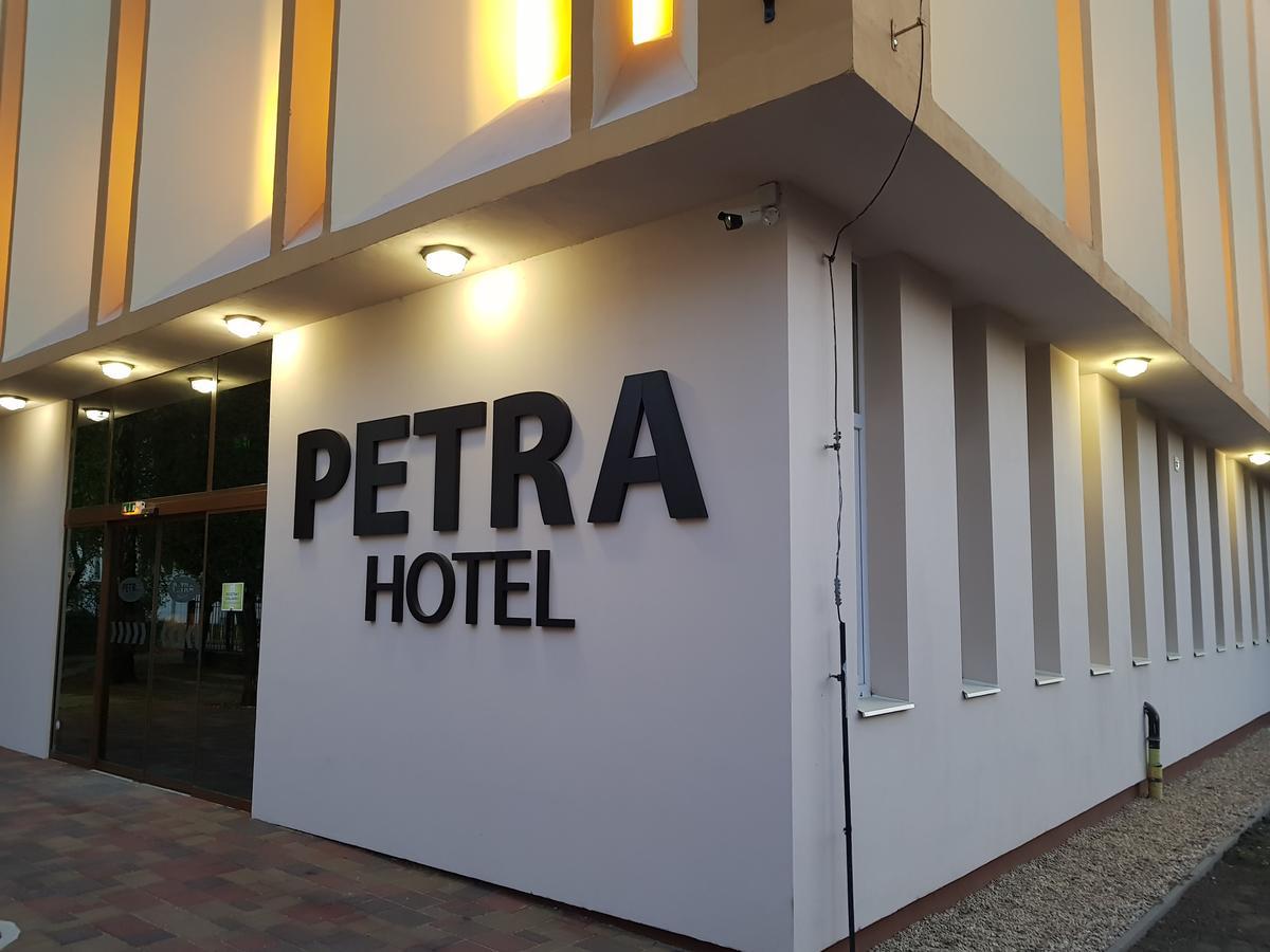 Nyíregyháza Petra Hotel מראה חיצוני תמונה